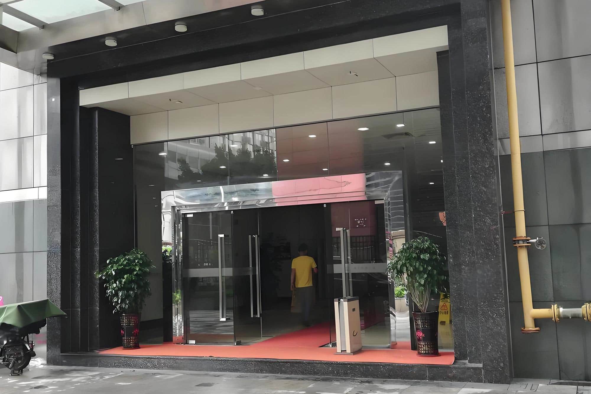 入口